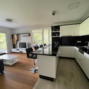 Schöne Gartenwohnung Mit Carport Und Terrasse! Graz